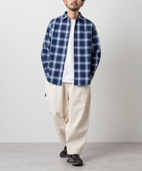 FREAK'S STORE（フリークスストア）の「FREAK’S STORE/フリークスストア ロングスリーブ レギュラーカラー オンブレチェックシャツ/イージーウェア/リラックスフィット（シャツ/ブラウス・メンズ・ブラック/ブルー/チャコール・LARGE/MEDIUM）」の9枚目の写真