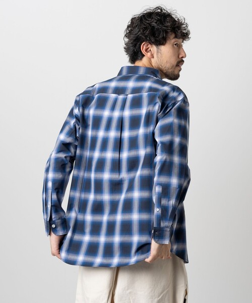 FREAK'S STORE（フリークスストア）の「FREAK’S STORE/フリークスストア ロングスリーブ レギュラーカラー オンブレチェックシャツ/イージーウェア/リラックスフィット（シャツ/ブラウス・メンズ・ブラック/ブルー/チャコール・LARGE/MEDIUM）」の14枚目の写真