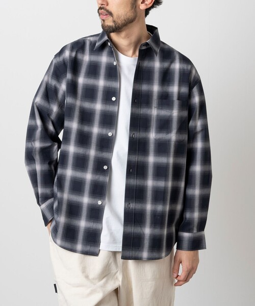 FREAK'S STORE（フリークスストア）の「FREAK’S STORE/フリークスストア ロングスリーブ レギュラーカラー オンブレチェックシャツ/イージーウェア/リラックスフィット（シャツ/ブラウス・メンズ・ブラック/ブルー/チャコール・LARGE/MEDIUM）」の17枚目の写真