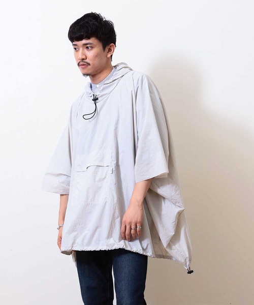 BEAMS JAPAN(ビームス ジャパン)の「〈UNISEX〉小松マテーレ × BEAMS JAPAN / 別注 ダントツ撥水(R) ポンチョ(ポンチョ・メンズ・ライトグレー/ネイビー/インディゴブルー・ONE SIZE)」の5枚目の写真