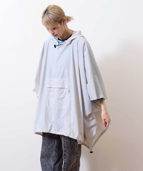 BEAMS JAPAN(ビームス ジャパン)の「〈UNISEX〉小松マテーレ × BEAMS JAPAN / 別注 ダントツ撥水(R) ポンチョ(ポンチョ・メンズ・ライトグレー/ネイビー/インディゴブルー・ONE SIZE)」の7枚目の写真