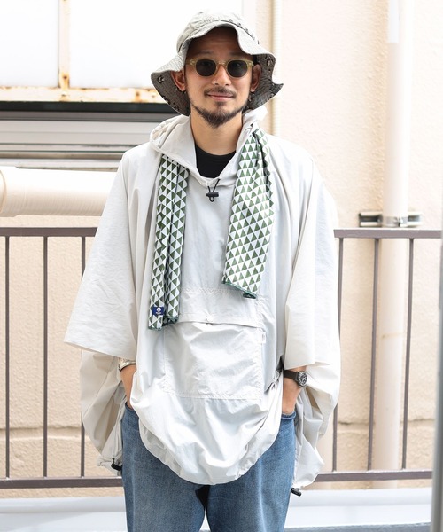 BEAMS JAPAN(ビームス ジャパン)の「〈UNISEX〉小松マテーレ × BEAMS JAPAN / 別注 ダントツ撥水(R) ポンチョ(ポンチョ・メンズ・ライトグレー/ネイビー/インディゴブルー・ONE SIZE)」の17枚目の写真