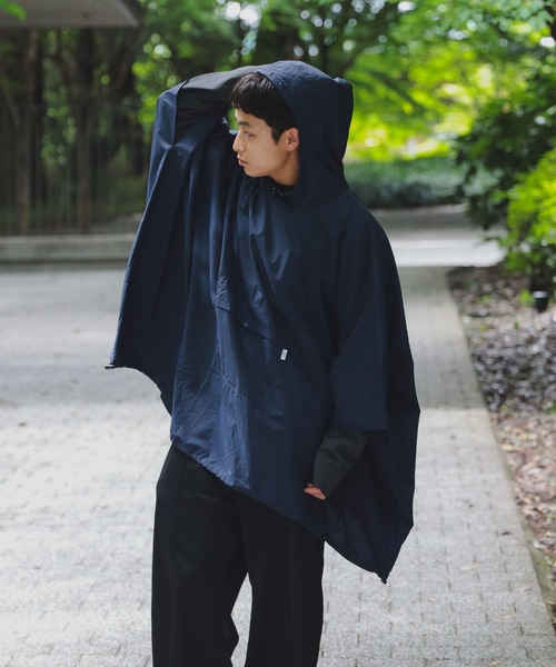 BEAMS JAPAN(ビームス ジャパン)の「〈UNISEX〉小松マテーレ × BEAMS JAPAN / 別注 ダントツ撥水(R) ポンチョ(ポンチョ・メンズ・ライトグレー/ネイビー/インディゴブルー・ONE SIZE)」の10枚目の写真
