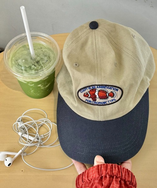 CIAOPANIC TYPY（チャオパニックティピー）の「【UNISEX】ワッペンバイカラーキャップ（キャップ・メンズ・ベージュ/アイボリー/ボルドー/グリーン/チャコールグレー・ONE SIZE）」の3枚目の写真