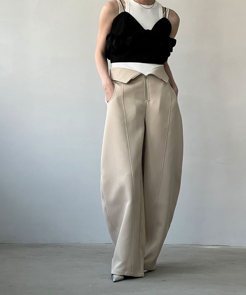 chuclla（チュクラ）の「シャーリングデザイン キャミビスチェ chw24s061（ベスト・レディース・アイボリー/ブラック・FREE）」の6枚目の写真