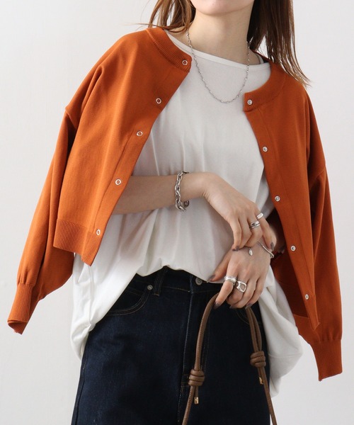atONE（アットワン）の「atONE ランダムシルエットノースリーブカットソー（Tシャツ/カットソー・レディース・オフホワイト/カーキ/ブラック/ベージュ/チャコールグレー・LL～3L/4L～5L/M-L）」の2枚目の写真