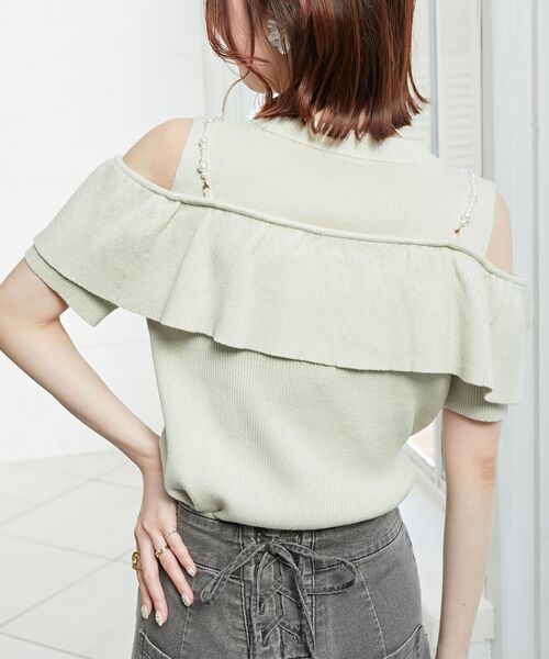 MAJESTIC LEGON（マジェスティックレゴン）の「パールストラップ肩あきニット（その他トップス・レディース・ライトグリーン/アイボリー/チャコールグレー・MEDIUM）」の7枚目の写真
