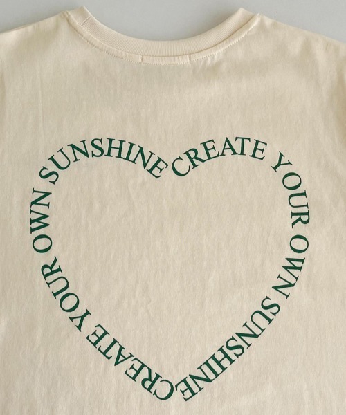 DIAVEL（ディアベル）の「【SALE激安中】ハートグラフィックロゴプリントオーバーサイズTシャツ／ユニセックス ビッグシルエット（Tシャツ/カットソー・レディース・ホワイト/アイボリー/ホワイト系その他/ブラック/ライトブルー/ブラック系その他/ダークグレー/ホワイト×ブラック・M）」の2枚目の写真