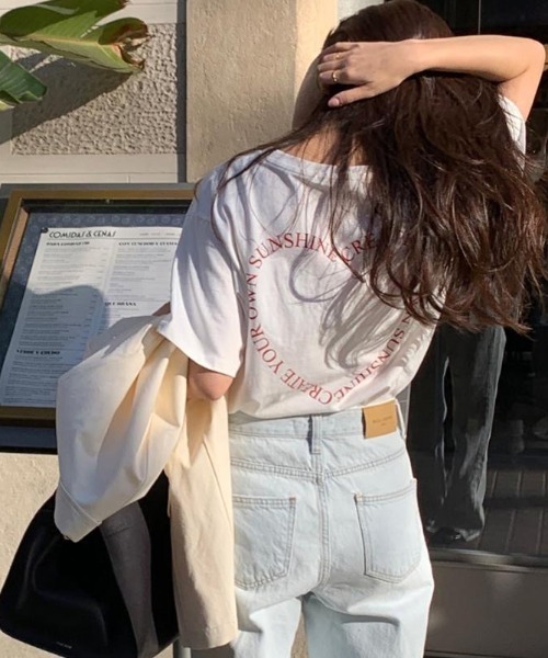 DIAVEL（ディアベル）の「【SALE激安中】ハートグラフィックロゴプリントオーバーサイズTシャツ／ユニセックス ビッグシルエット（Tシャツ/カットソー・レディース・ホワイト/アイボリー/ホワイト系その他/ブラック/ライトブルー/ブラック系その他/ダークグレー/ホワイト×ブラック・M）」の9枚目の写真