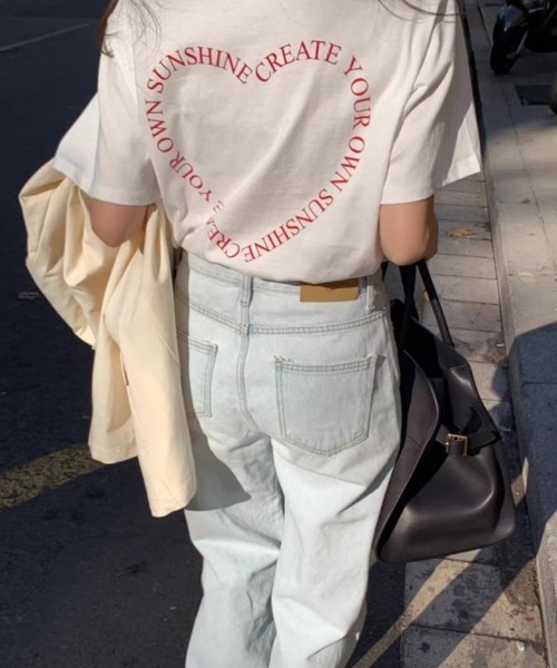 DIAVEL（ディアベル）の「【SALE激安中】ハートグラフィックロゴプリントオーバーサイズTシャツ／ユニセックス ビッグシルエット（Tシャツ/カットソー・レディース・ホワイト/アイボリー/ホワイト系その他/ブラック/ライトブルー/ブラック系その他/ダークグレー/ホワイト×ブラック・M）」の10枚目の写真