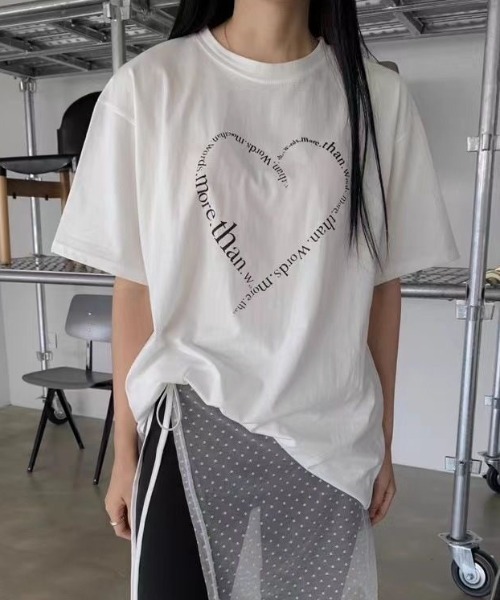 DIAVEL（ディアベル）の「【SALE激安中】ハートグラフィックロゴプリントオーバーサイズTシャツ／ユニセックス ビッグシルエット（Tシャツ/カットソー・レディース・ホワイト/アイボリー/ホワイト系その他/ブラック/ライトブルー/ブラック系その他/ダークグレー/ホワイト×ブラック・M）」の22枚目の写真