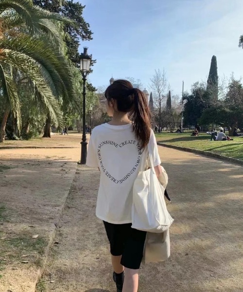 DIAVEL（ディアベル）の「【SALE激安中】ハートグラフィックロゴプリントオーバーサイズTシャツ／ユニセックス ビッグシルエット（Tシャツ/カットソー・レディース・ホワイト/アイボリー/ホワイト系その他/ブラック/ライトブルー/ブラック系その他/ダークグレー/ホワイト×ブラック・M）」の21枚目の写真