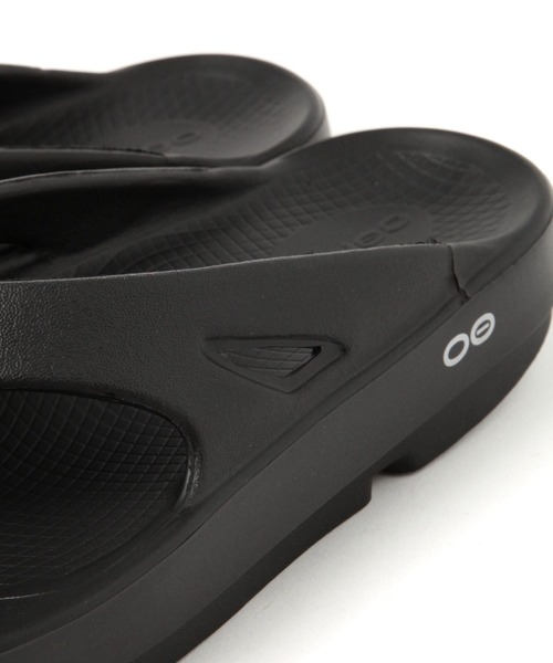 OOFOS（ウーフォス）の「【OOFOS(ウーフォス)】OOriginal（サンダル・レディース・ライトブルー/ブラック/ライトベージュ・23/24）」の9枚目の写真
