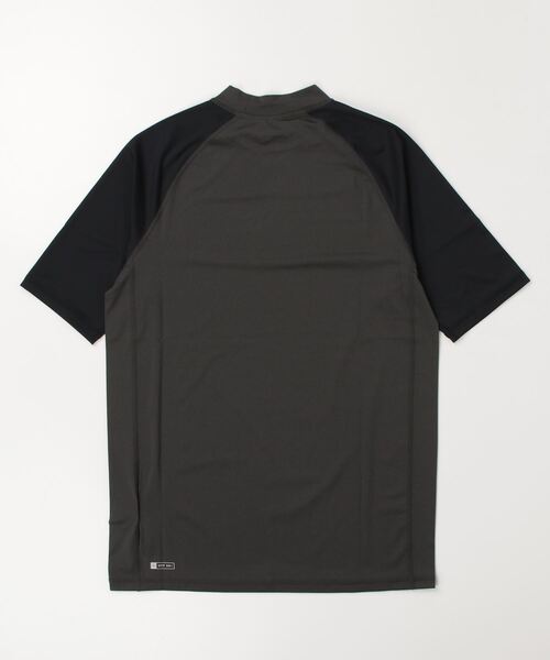 rip curl(リップカール)の「【RIPCURL(リップカール)】M SHOCK UPF S/S/水陸両用UPF50+ (日焼け防止効果)リラックスフィットフロントプリント半袖ラッシュガード(水着)(ラッシュガード・メンズ・ダークグレー/ブラック系その他・SMALL/MEDIUM/LARGE/X-LARGE)」の11枚目の写真