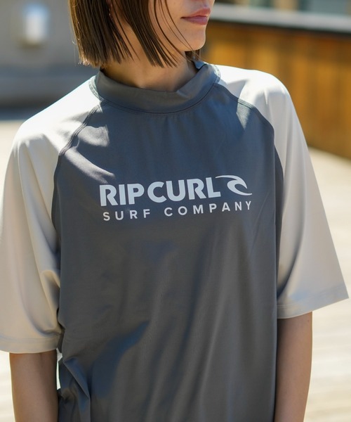 rip curl(リップカール)の「【RIPCURL(リップカール)】M SHOCK UPF S/S/水陸両用UPF50+ (日焼け防止効果)リラックスフィットフロントプリント半袖ラッシュガード(水着)(ラッシュガード・メンズ・ダークグレー/ブラック系その他・SMALL/MEDIUM/LARGE/X-LARGE)」の17枚目の写真