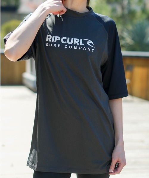 rip curl(リップカール)の「【RIPCURL(リップカール)】M SHOCK UPF S/S/水陸両用UPF50+ (日焼け防止効果)リラックスフィットフロントプリント半袖ラッシュガード(水着)(ラッシュガード・メンズ・ダークグレー/ブラック系その他・SMALL/MEDIUM/LARGE/X-LARGE)」の12枚目の写真