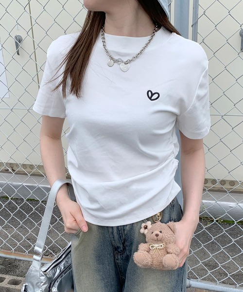non-hedge(ノンヘッジ)の「ハート刺繍半袖Tシャツ(Tシャツ/カットソー・レディース・ブラック/オフホワイト/グレー/チャコールグレー/ピンク/ブラウン・FREE)」の2枚目の写真