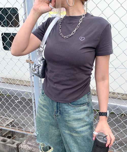 non-hedge(ノンヘッジ)の「ハート刺繍半袖Tシャツ(Tシャツ/カットソー・レディース・ブラック/オフホワイト/グレー/チャコールグレー/ピンク/ブラウン・FREE)」の3枚目の写真