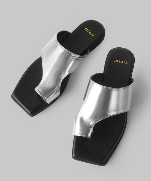 minia（ミニア）の「メタリックトングサンダル（サンダル・レディース・ブラック/シルバー/ブロンズ・LL/S/M/L）」の3枚目の写真