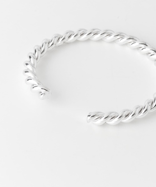 URBAN RESEARCH Sonny Label（アーバンリサーチサニーレーベル）の「twist バングル（ブレスレット・メンズ・シルバー・ONE）」の2枚目の写真