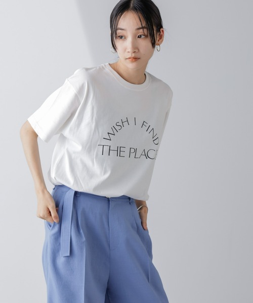 NANO universe(ナノユニバース)の「レタードグラフィックTシャツ(Tシャツ/カットソー・レディース・ベージュ/チャコール/ホワイト・FREE)」の1枚目の写真