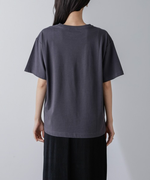 NANO universe(ナノユニバース)の「レタードグラフィックTシャツ(Tシャツ/カットソー・レディース・ベージュ/チャコール/ホワイト・FREE)」の17枚目の写真