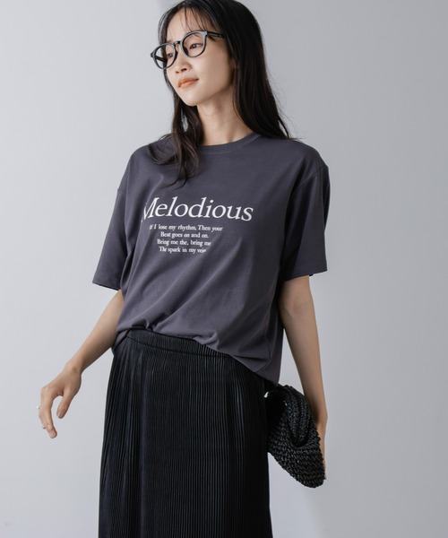 NANO universe(ナノユニバース)の「レタードグラフィックTシャツ(Tシャツ/カットソー・レディース・ベージュ/チャコール/ホワイト・FREE)」の11枚目の写真