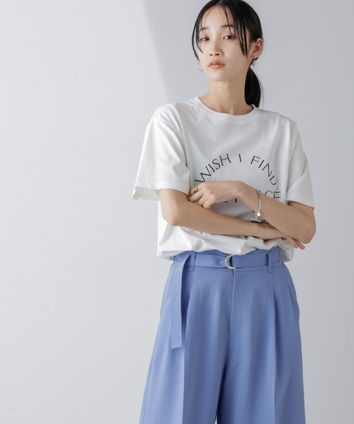 NANO universe(ナノユニバース)の「レタードグラフィックTシャツ(Tシャツ/カットソー・レディース・ベージュ/チャコール/ホワイト・FREE)」の4枚目の写真