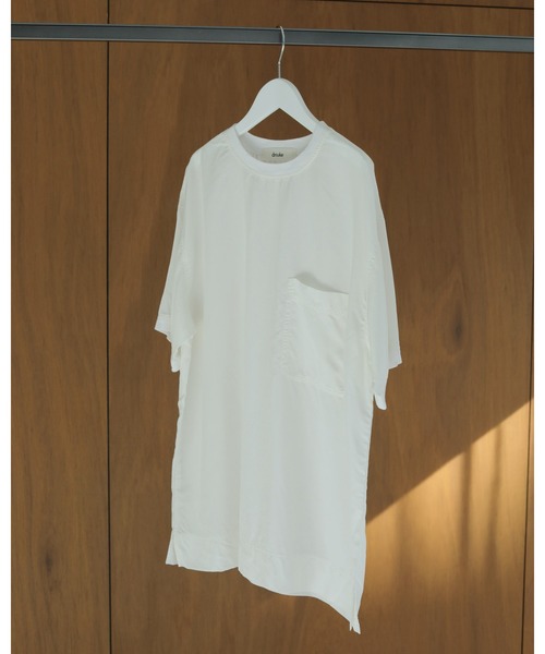 anuke(アンヌーク)の「Oversize Pocket Pullover(Tシャツ/カットソー・レディース・ブラック/ホワイト・FREE)」の7枚目の写真