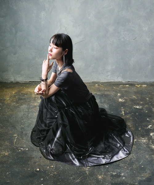 HARE（ハレ）の「【EDGY MODE】カットデザインリブT（Tシャツ/カットソー・レディース・ブラック/ホワイト・FREE）」の4枚目の写真