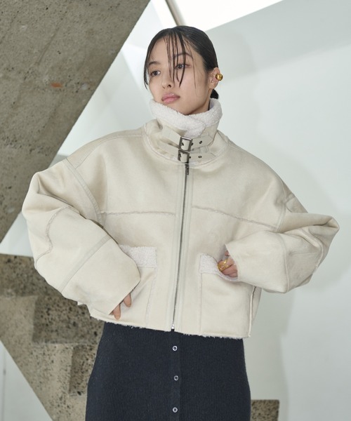 AIC.（エーアイシー）の「ムートンライクショートボアジャケット（ムートンコート・レディース・チャコールグレー/アイボリー/ブラック・FREE）」の2枚目の写真