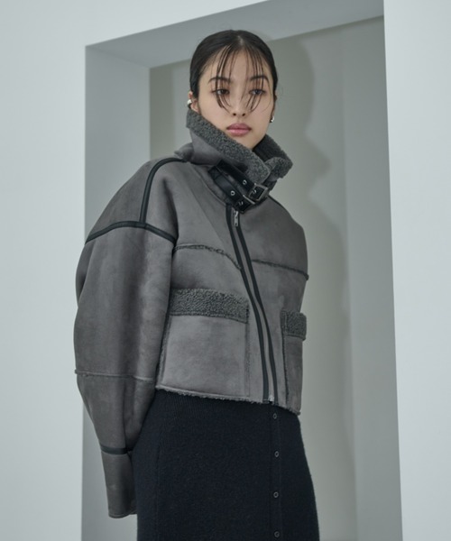 AIC.（エーアイシー）の「ムートンライクショートボアジャケット（ムートンコート・レディース・チャコールグレー/アイボリー/ブラック・FREE）」の7枚目の写真
