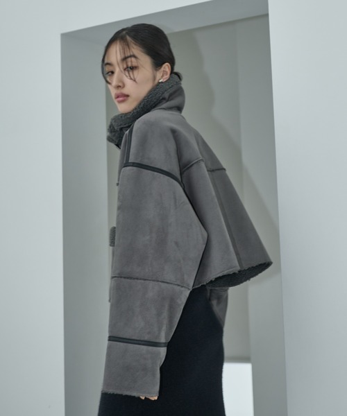 AIC.（エーアイシー）の「ムートンライクショートボアジャケット（ムートンコート・レディース・チャコールグレー/アイボリー/ブラック・FREE）」の10枚目の写真