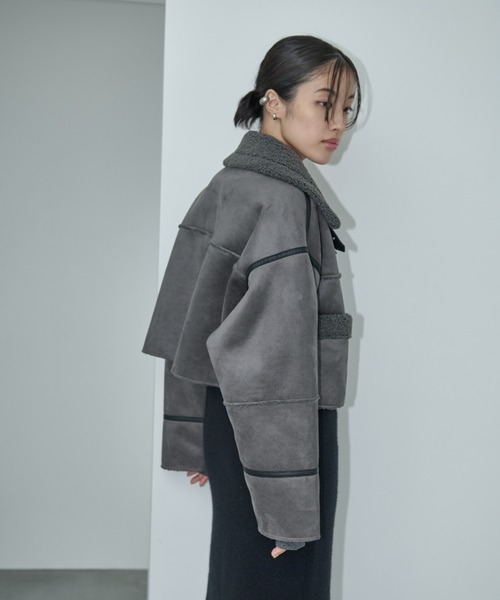 AIC.（エーアイシー）の「ムートンライクショートボアジャケット（ムートンコート・レディース・チャコールグレー/アイボリー/ブラック・FREE）」の17枚目の写真