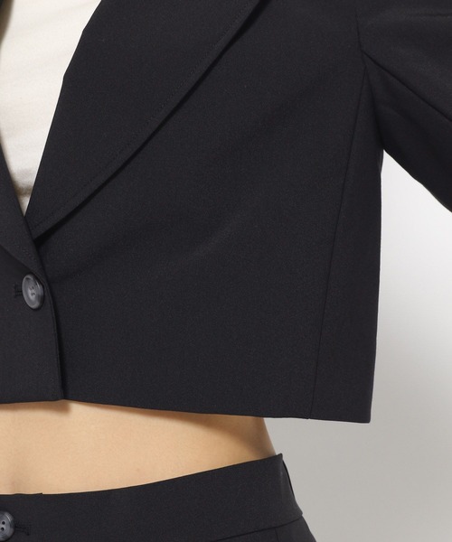 FOREVER 21(フォーエバー トゥエンティーワン)の「【2024FW】クロップドテーラードジャケット(テーラードジャケット・レディース・グレー/ダークブラウン/ブラック・FREE)」の9枚目の写真