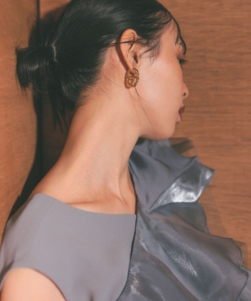 at.（アット）の「【at.】みーちゃん ツイストアンカーピアス（ピアス（両耳用）・レディース・ゴールド/シルバー・FREE）」の8枚目の写真