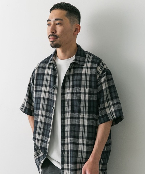 URBAN RESEARCH DOORS（アーバンリサーチドアーズ）の「カラミ織チェックシャツ（シャツ/ブラウス・メンズ・グリーン系その他/ブラック系その他・MEDIUM/LARGE）」の2枚目の写真