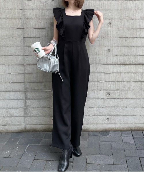 clear（クリア）の「フリルロンパース［大人 カジュアル 着回し力抜群］≪再入荷≫（サロペット/オーバーオール・レディース・ブラック/ライトベージュ・F）」の2枚目の写真