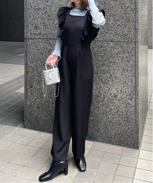 clear（クリア）の「フリルロンパース［大人 カジュアル 着回し力抜群］≪再入荷≫（サロペット/オーバーオール・レディース・ブラック/ライトベージュ・F）」の4枚目の写真