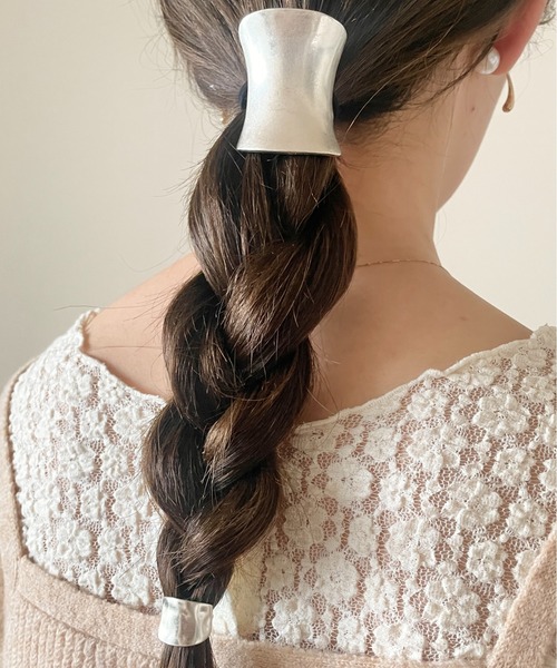 ciite'（シーテ）の「ミニハーフラウンドポニーフックシンプリーデザイン　マット（ヘアピン・レディース・ゴールド/シルバー・FREE）」の8枚目の写真