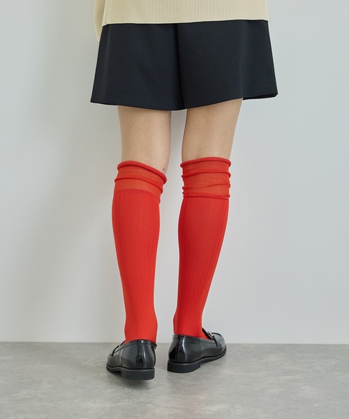ADAM ET ROPE'（アダムエロペ）の「キリカエルーズニーハイソックス（ソックス/靴下・レディース・レッド/ブラック/ベージュ・FREE）」の10枚目の写真