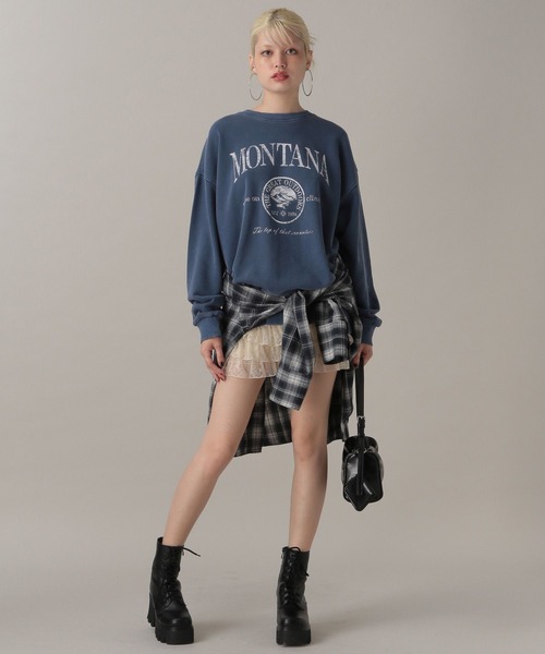 FOREVER 21（フォーエバー トゥエンティーワン）の「【2024FW】ピグメント裏毛グラフィックプルオーバー（スウェット・レディース・レッド/グレー/チャコールグレー/ネイビー・FREE）」の9枚目の写真