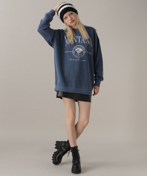 FOREVER 21（フォーエバー トゥエンティーワン）の「【2024FW】ピグメント裏毛グラフィックプルオーバー（スウェット・レディース・レッド/グレー/チャコールグレー/ネイビー・FREE）」の13枚目の写真