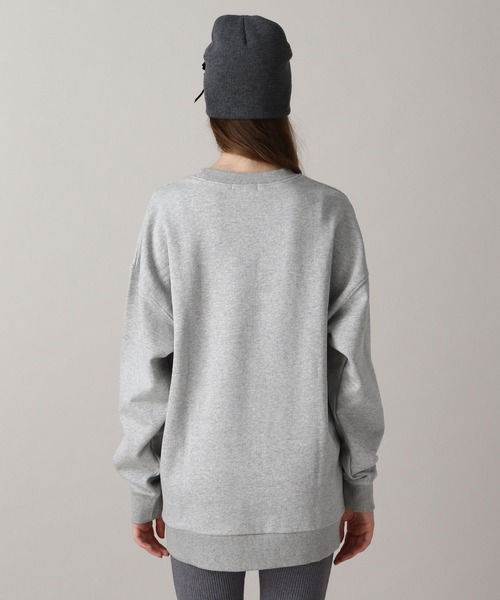 FOREVER 21（フォーエバー トゥエンティーワン）の「【2024FW】ピグメント裏毛グラフィックプルオーバー（スウェット・レディース・レッド/グレー/チャコールグレー/ネイビー・FREE）」の19枚目の写真