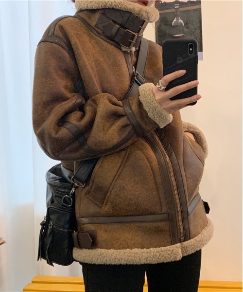 『.KOM/ドットケーオーエム』ハイネックムートンジャケット【Y】【CN】(ムートンコート)|.KOM(ドットコム)