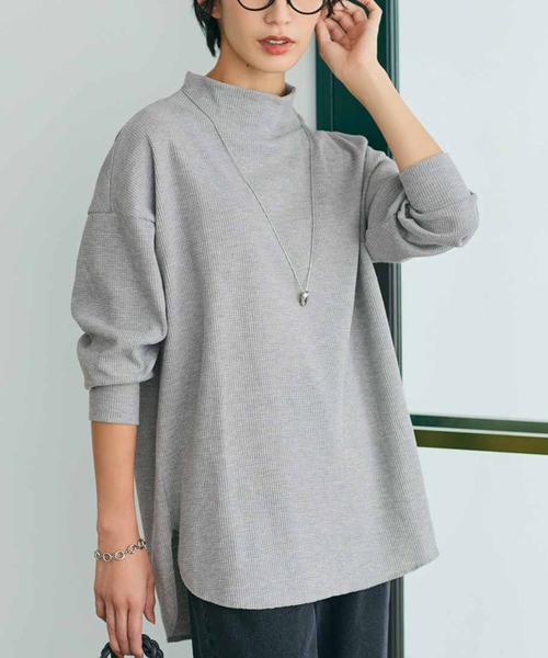 IEDIT（イディット）の「ＩＥＤＩＴ　ワッフル素材＆こなれシルエットで活躍　ユースフルハイネックトップス（Tシャツ/カットソー・レディース・スミクロ/杢グレー/アイボリー・M/L/LL/3L/S）」の3枚目の写真