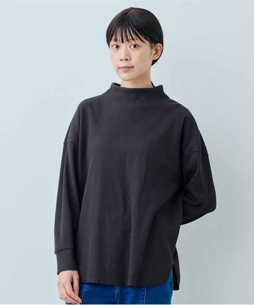 IEDIT（イディット）の「ＩＥＤＩＴ　ワッフル素材＆こなれシルエットで活躍　ユースフルハイネックトップス（Tシャツ/カットソー・レディース・スミクロ/杢グレー/アイボリー・M/L/LL/3L/S）」の2枚目の写真