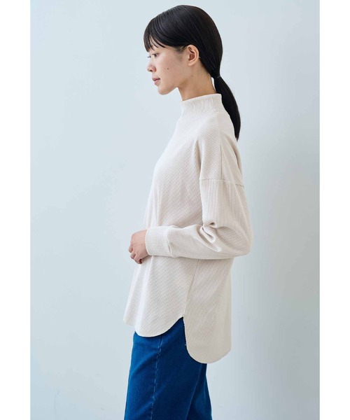 IEDIT（イディット）の「ＩＥＤＩＴ　ワッフル素材＆こなれシルエットで活躍　ユースフルハイネックトップス（Tシャツ/カットソー・レディース・スミクロ/杢グレー/アイボリー・M/L/LL/3L/S）」の8枚目の写真