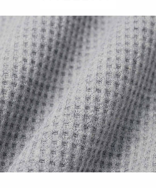 IEDIT（イディット）の「ＩＥＤＩＴ　ワッフル素材＆こなれシルエットで活躍　ユースフルハイネックトップス（Tシャツ/カットソー・レディース・スミクロ/杢グレー/アイボリー・M/L/LL/3L/S）」の13枚目の写真