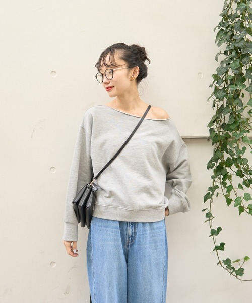 EMMA　ROUGE VIF（エマルージュヴィフ）の「【一部店舗限定】オフショルルーズスウェット（Tシャツ/カットソー・レディース・グレー/ホワイト系その他/ホワイト・フリー）」の6枚目の写真